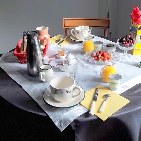 Chambre D'Hotes Dyrslot Saint-Denis-de-Pile ภายนอก รูปภาพ
