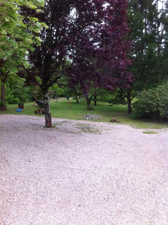 Chambre D'Hotes Dyrslot Saint-Denis-de-Pile ภายนอก รูปภาพ